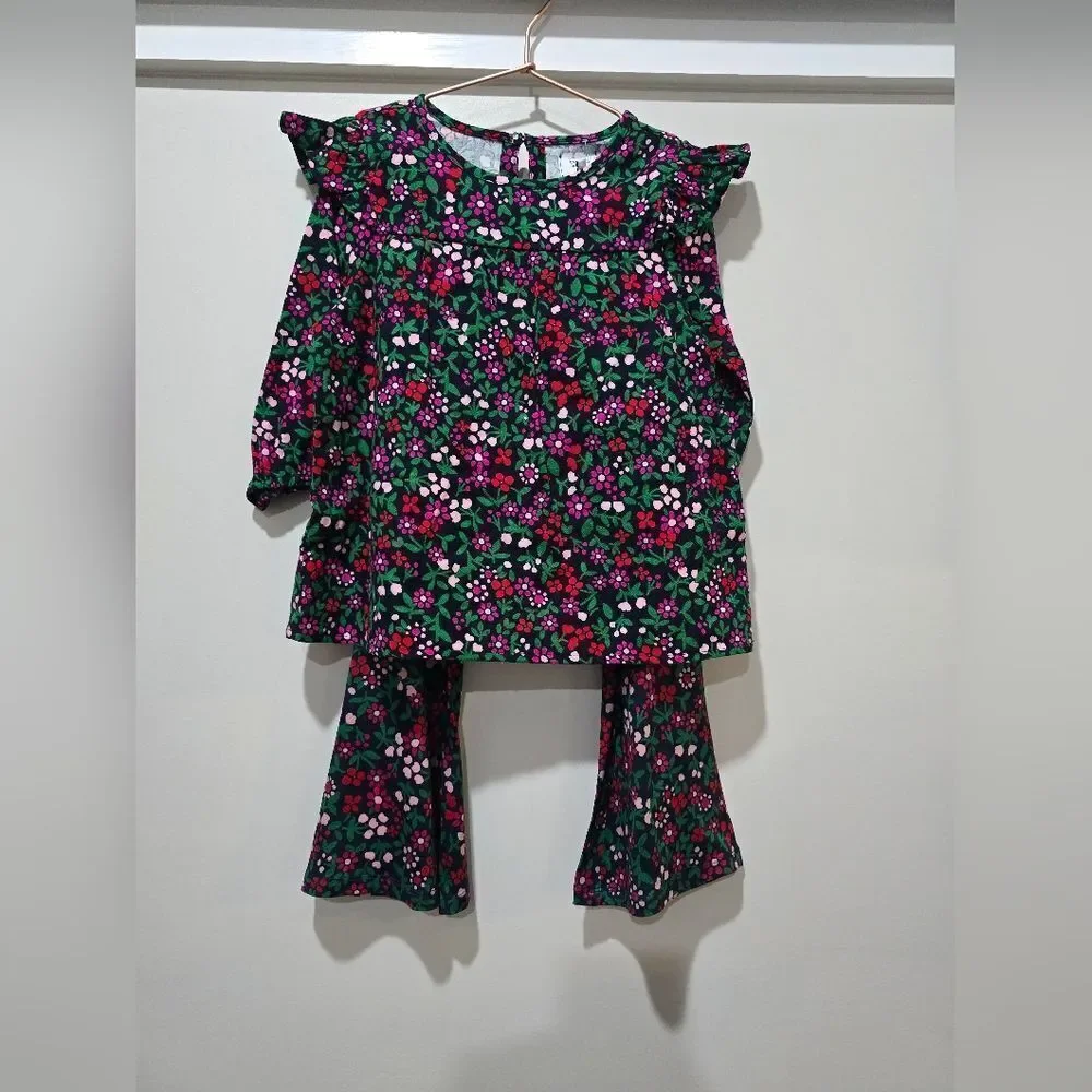 Crown & Ivy Floral Ruffle Flannel Top And Pants Set NWT Size Small